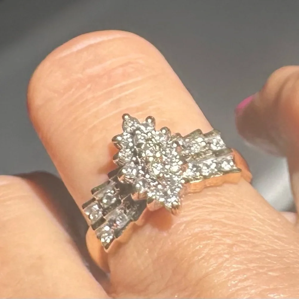 Beautiful 14k & .5 diamond vintage 80s cocktail ring - Picture 3 of 17